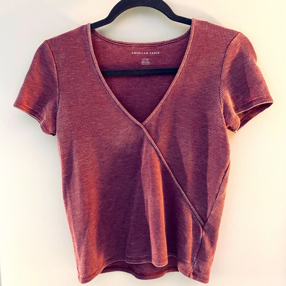 American Eagle rouge small top